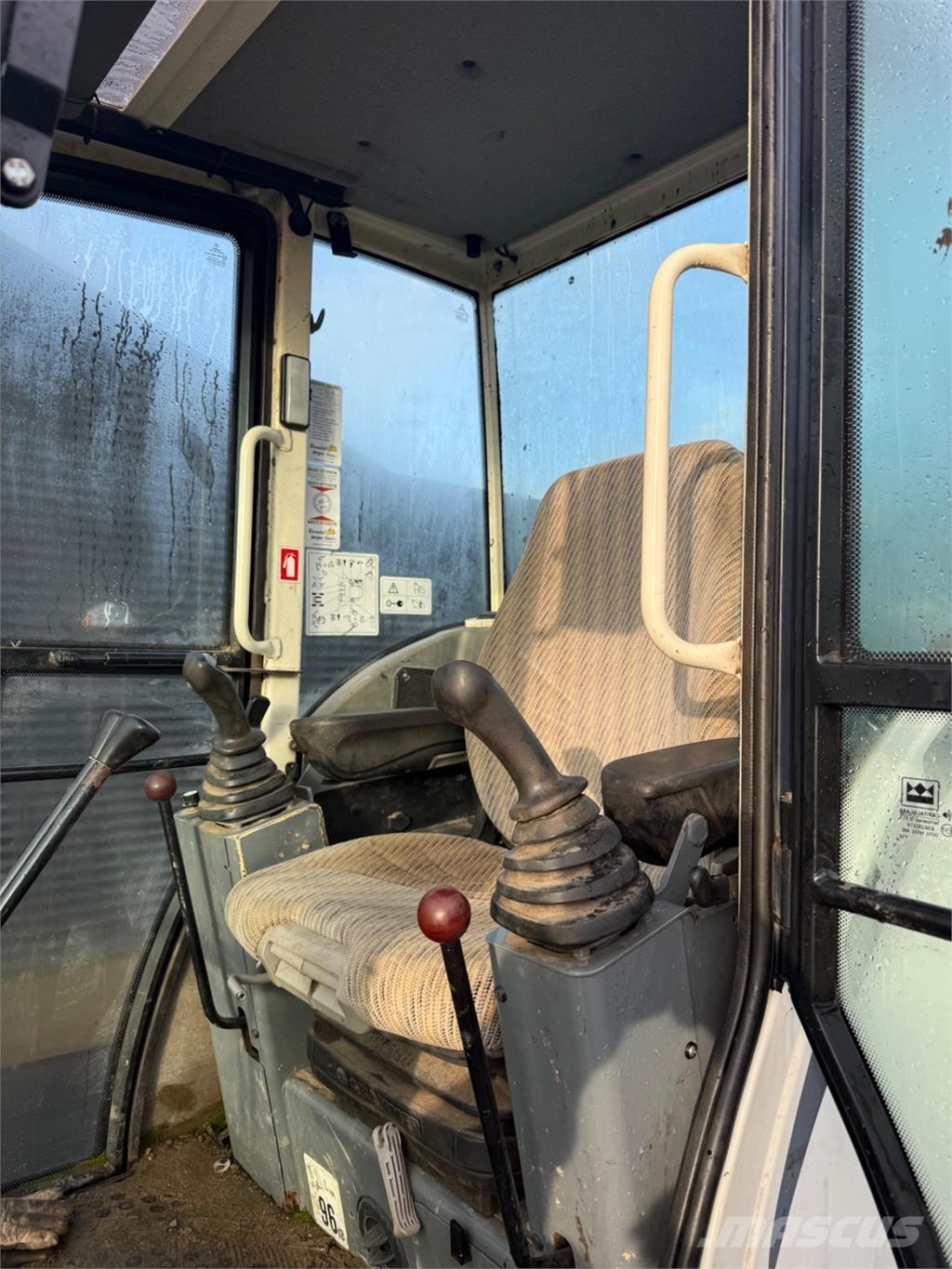 Terex TC48 소형 굴삭기 7톤 미만