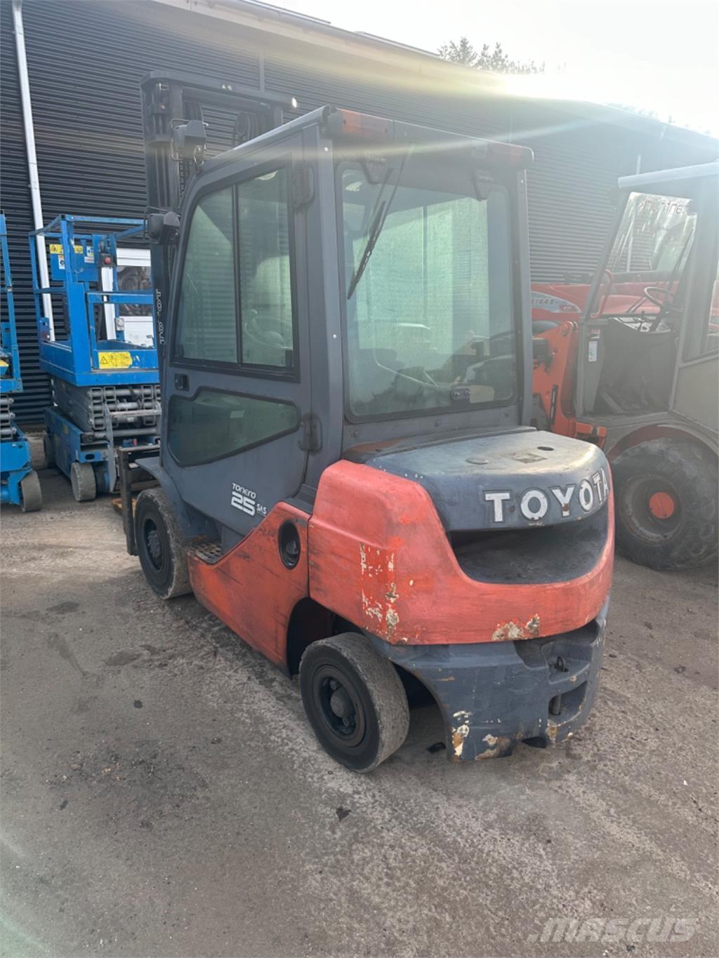 Toyota FD25 디젤 지게차