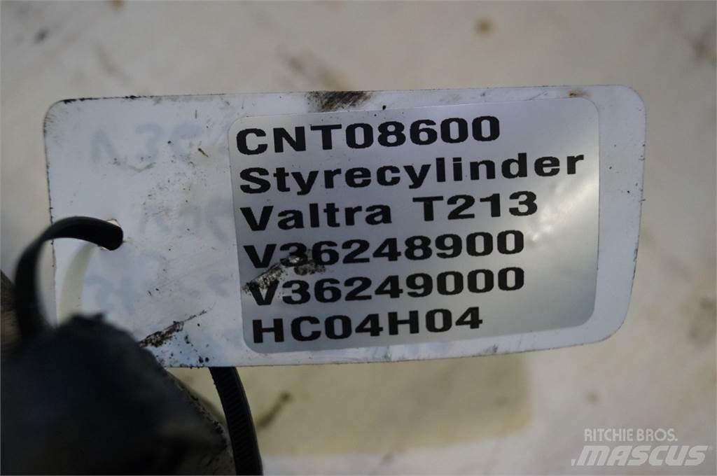 Valtra T213 유압식 기계