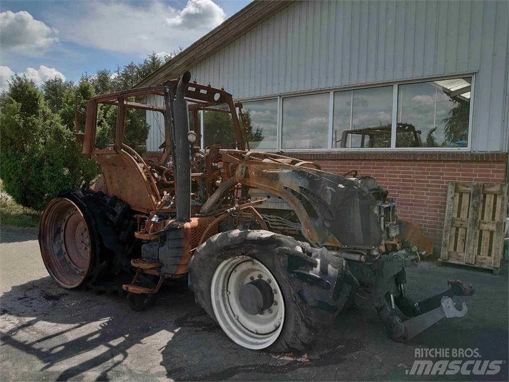 Valtra T213 트랙터