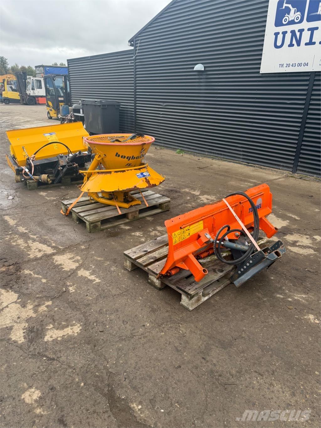  Vinterudstyr 도로 청소차