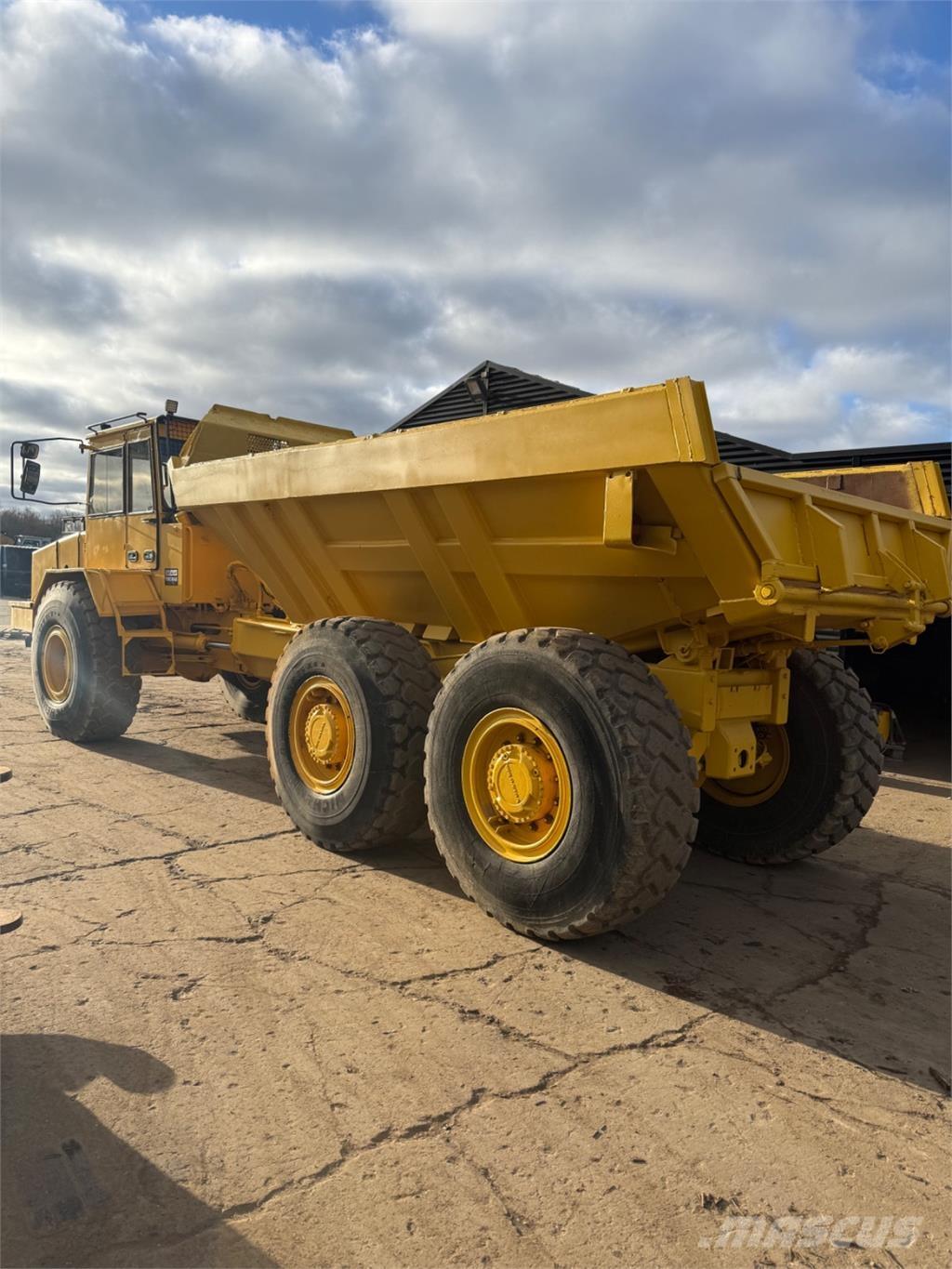 Volvo A20 건설현장 덤프트럭