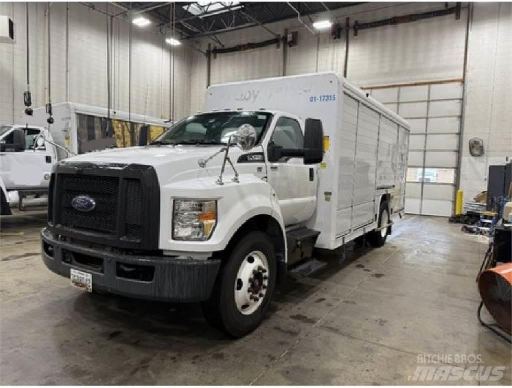 Ford F650 음료 배달 트럭