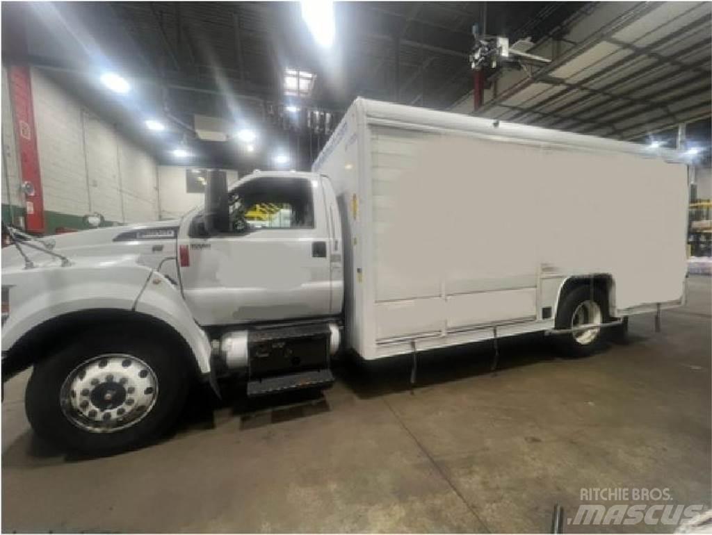 Ford F650 음료 배달 트럭