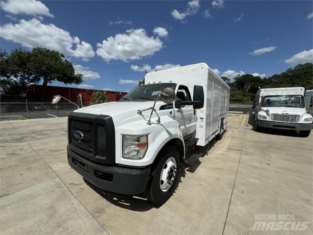 Ford F650 음료 배달 트럭