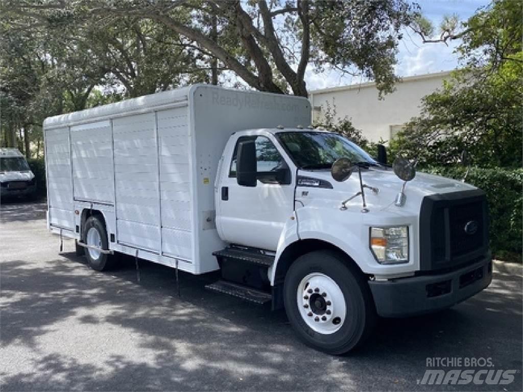 Ford F650 음료 배달 트럭