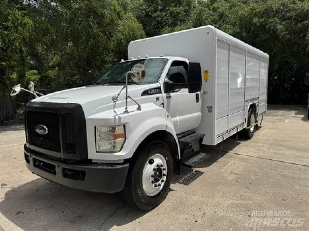 Ford F650 음료 배달 트럭