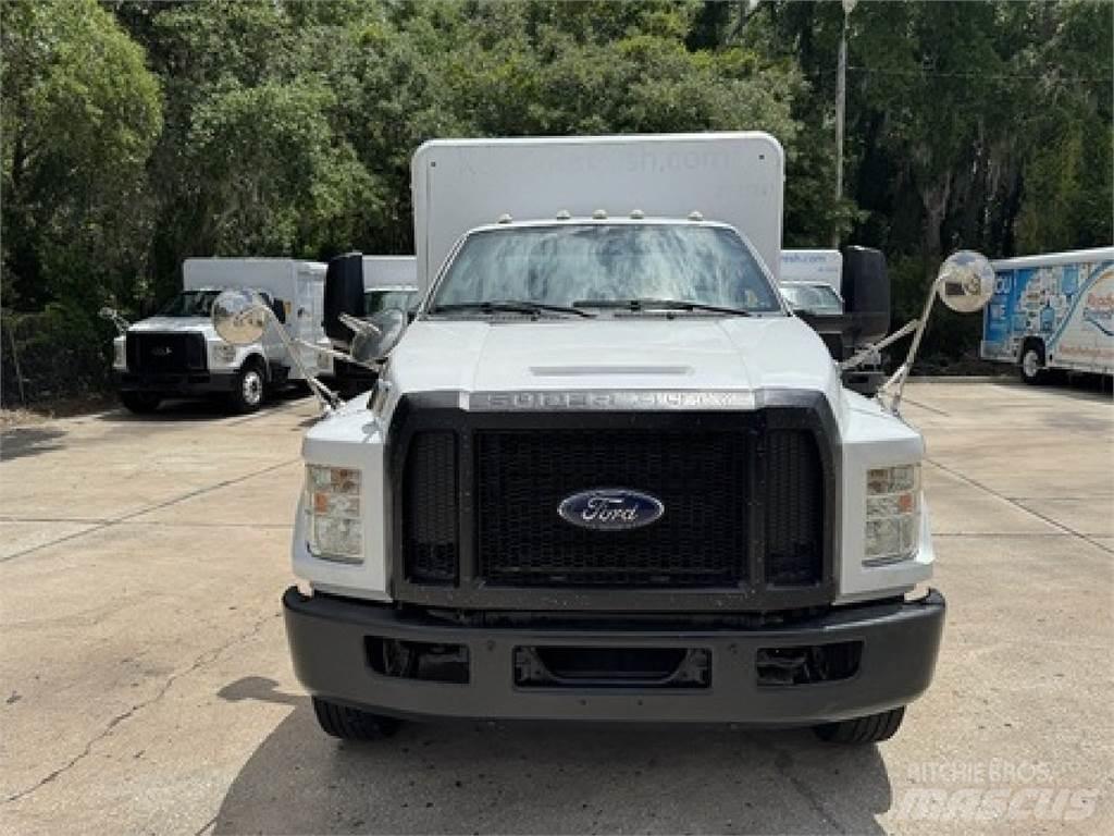 Ford F650 음료 배달 트럭