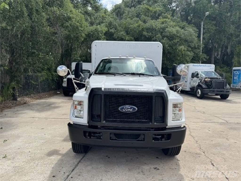 Ford F650 음료 배달 트럭