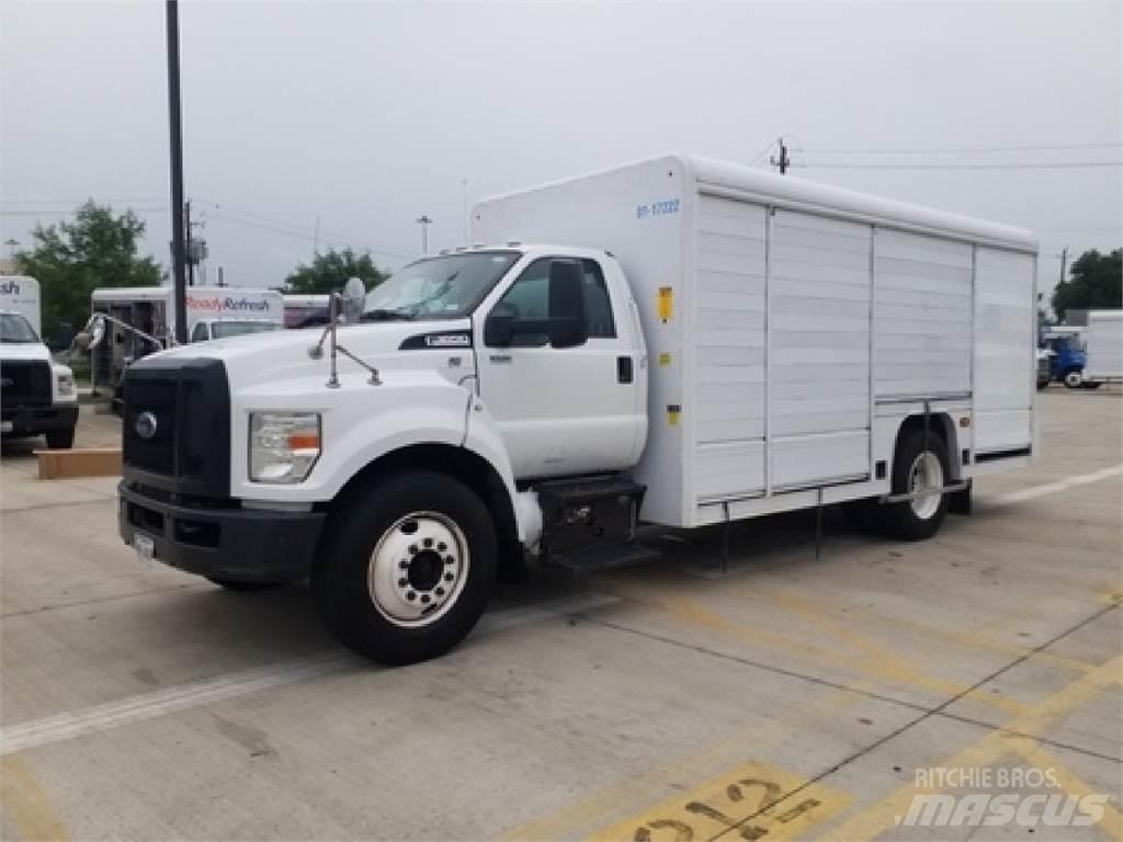 Ford F650 음료 배달 트럭