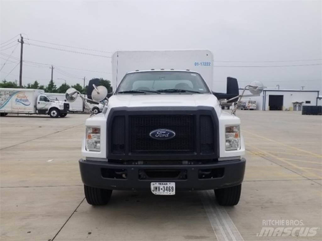 Ford F650 음료 배달 트럭