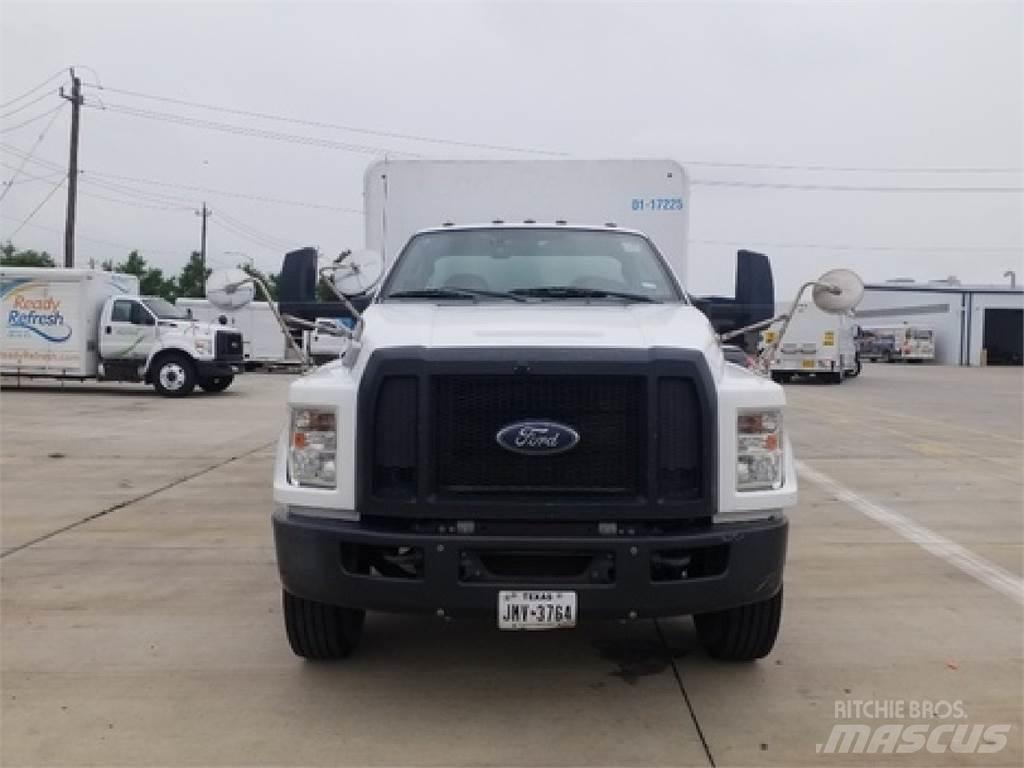 Ford F650 음료 배달 트럭