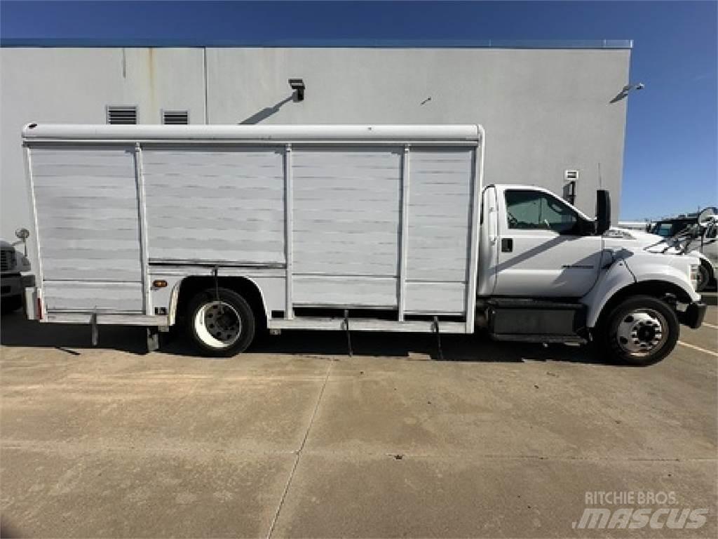 Ford F650 음료 배달 트럭