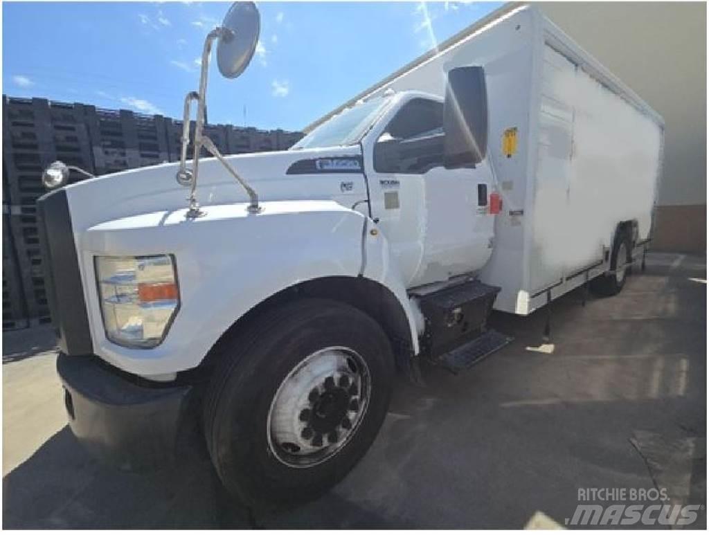 Ford F650 음료 배달 트럭