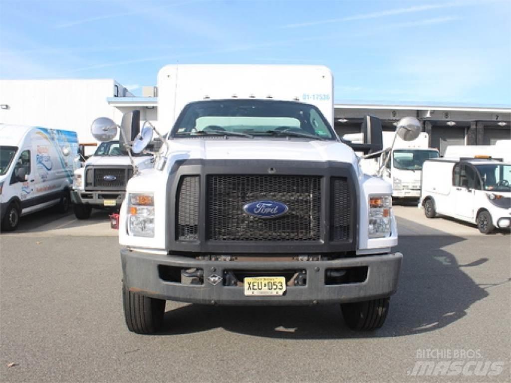 Ford F650 음료 배달 트럭