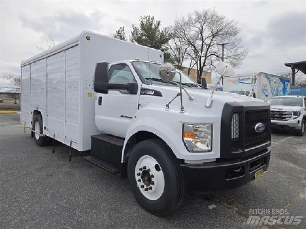Ford F650 음료 배달 트럭