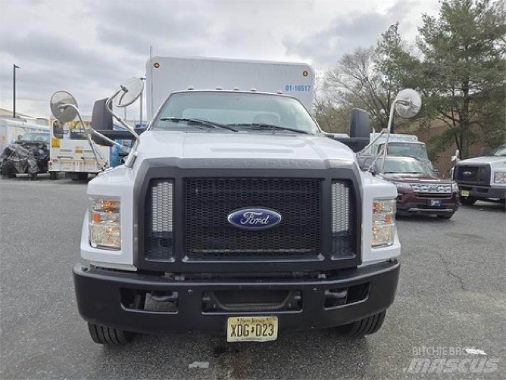 Ford F650 음료 배달 트럭