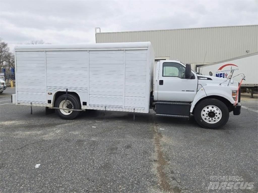 Ford F650 음료 배달 트럭