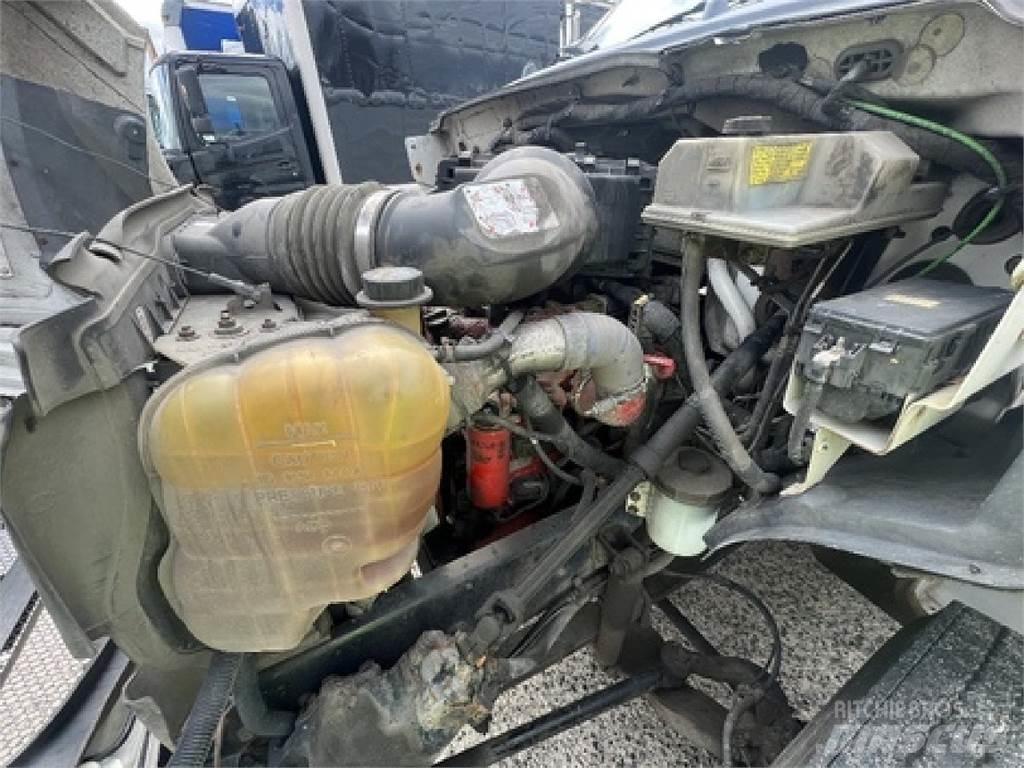 Ford F750 음료 배달 트럭
