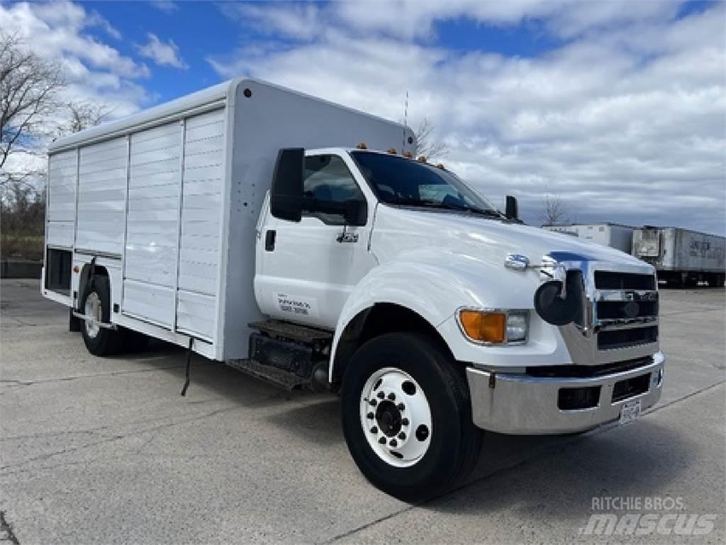 Ford F750 음료 배달 트럭