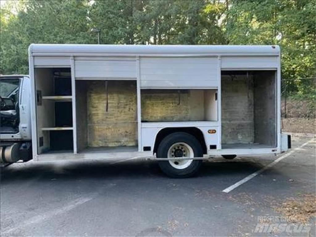 Ford F750 음료 배달 트럭