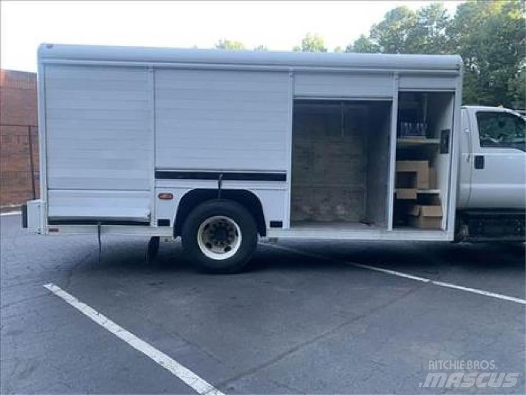 Ford F750 음료 배달 트럭