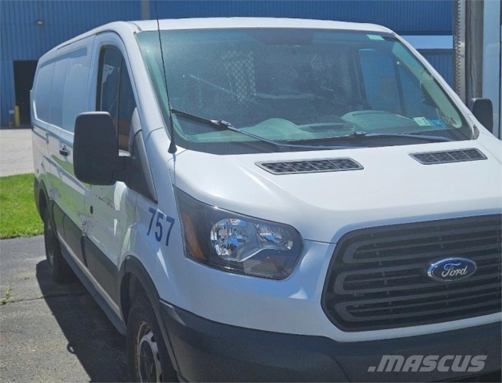 Ford Transit 150 패널 화물차