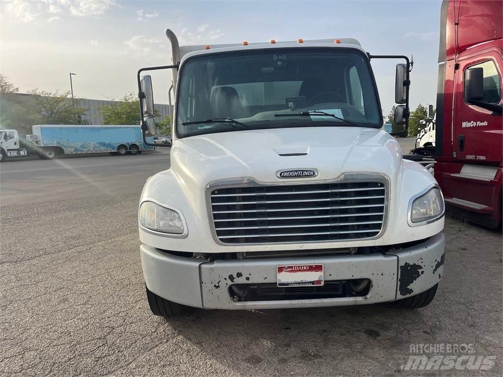 Freightliner M2 음료 배달 트럭