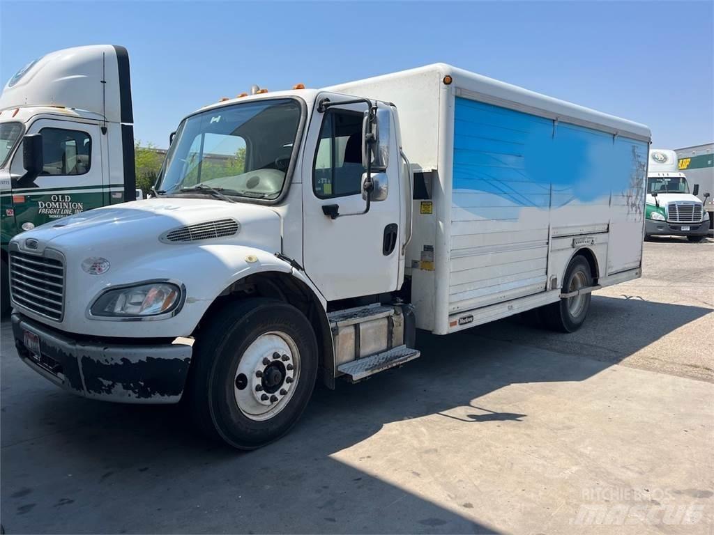 Freightliner M2 음료 배달 트럭
