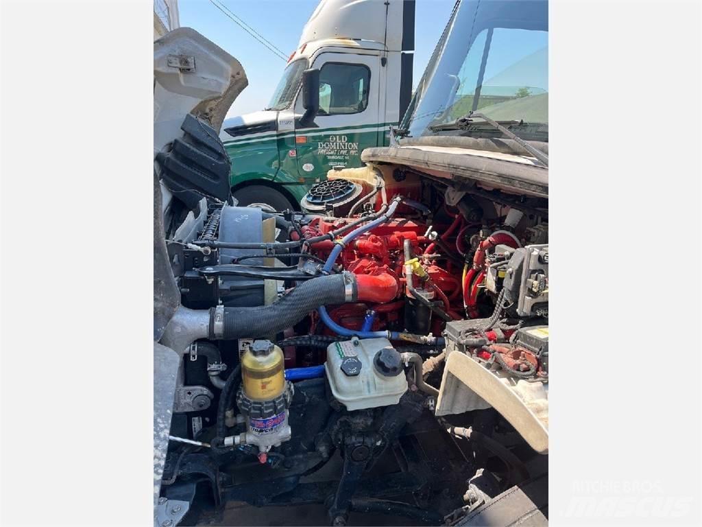 Freightliner M2 음료 배달 트럭