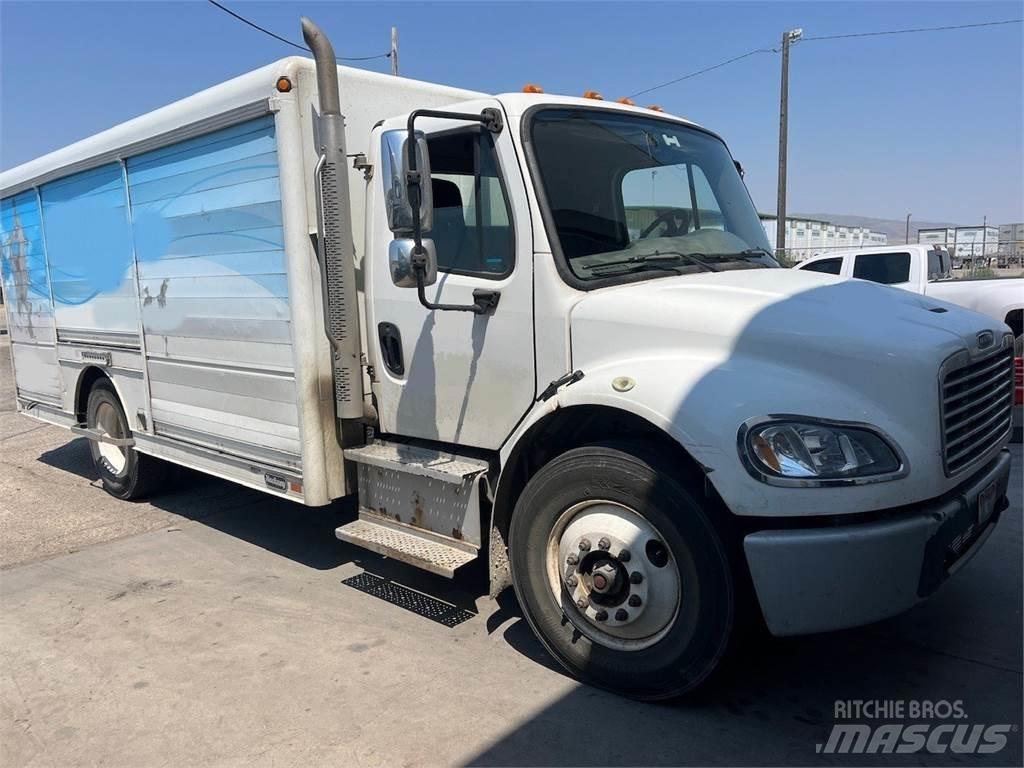 Freightliner M2 음료 배달 트럭