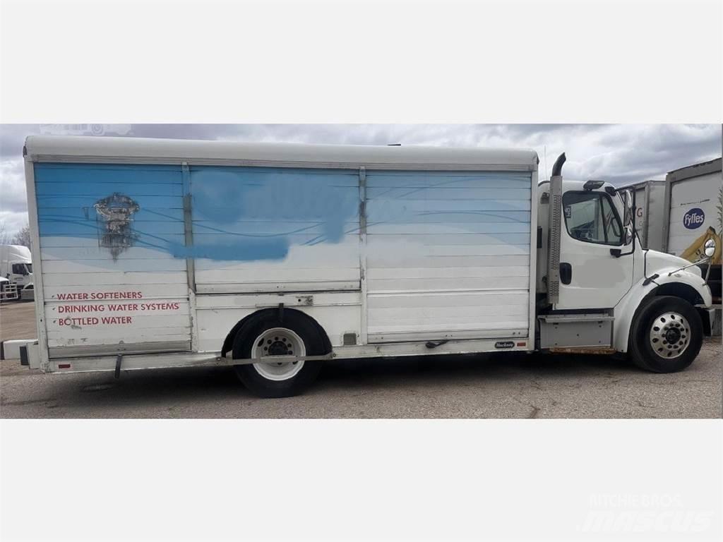 Freightliner M2 음료 배달 트럭