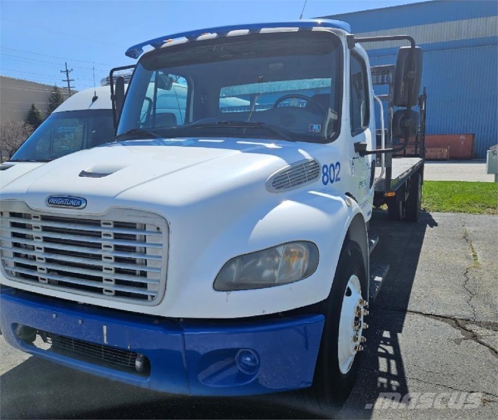Freightliner M2 플랫베드/드롭사이드 트럭