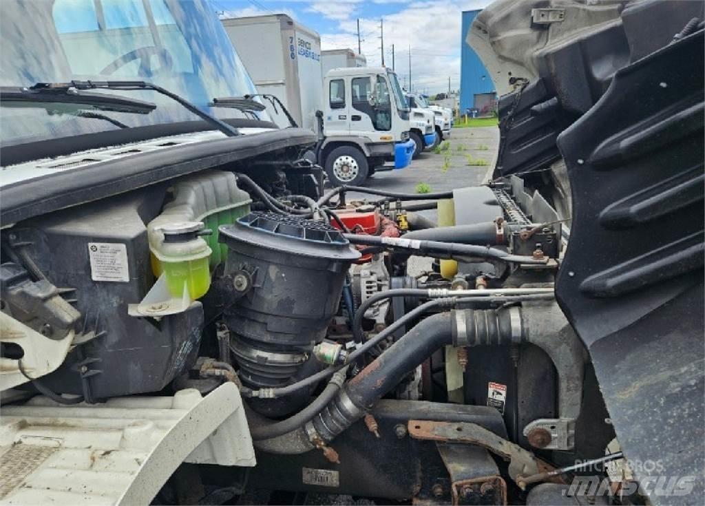 Freightliner M2 탑차 트럭
