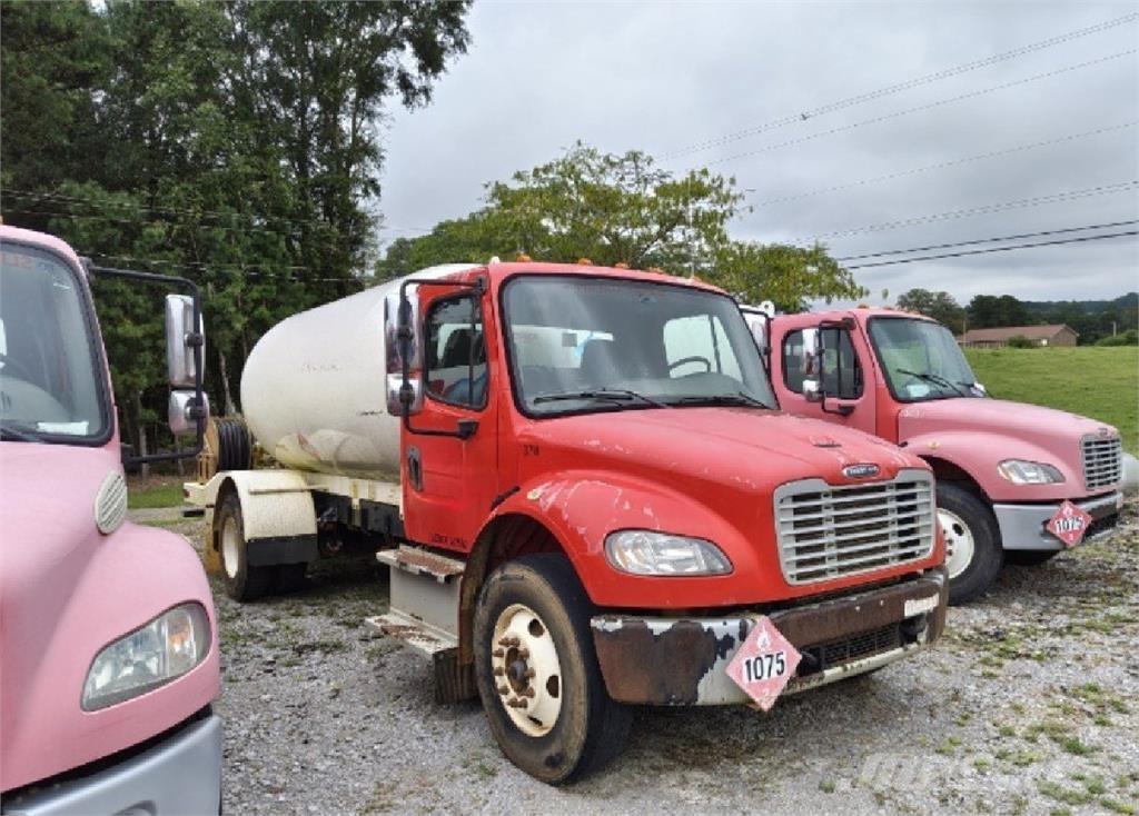 Freightliner M2 기타 트럭