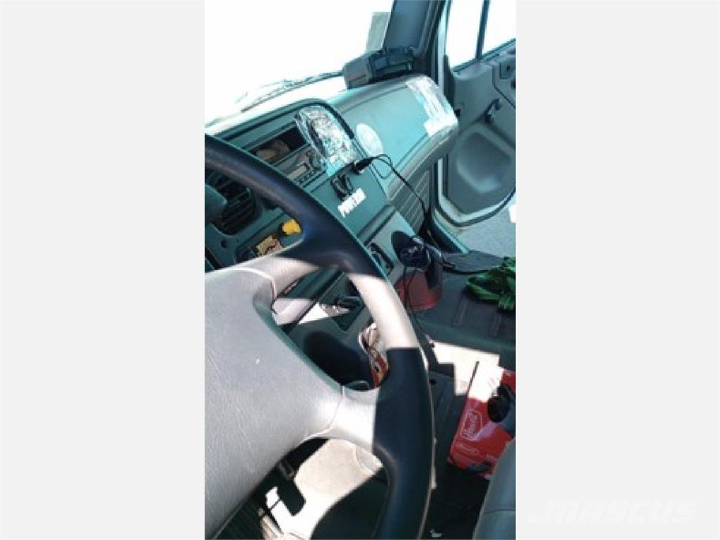 Freightliner M2 탑차 트럭