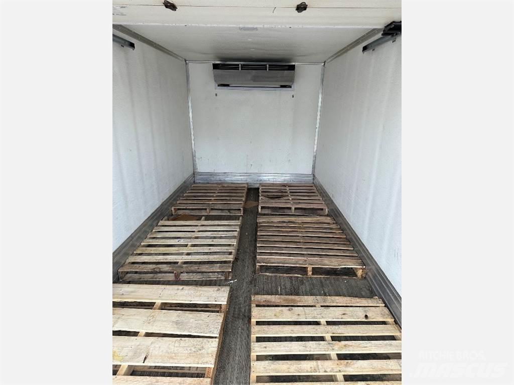 Freightliner M2 106 온도 조절식 트럭