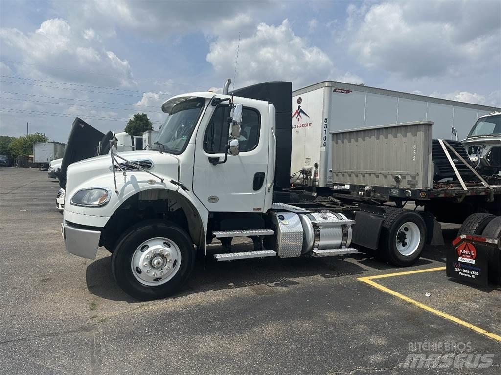 Freightliner M2 106 트랙터 유닛