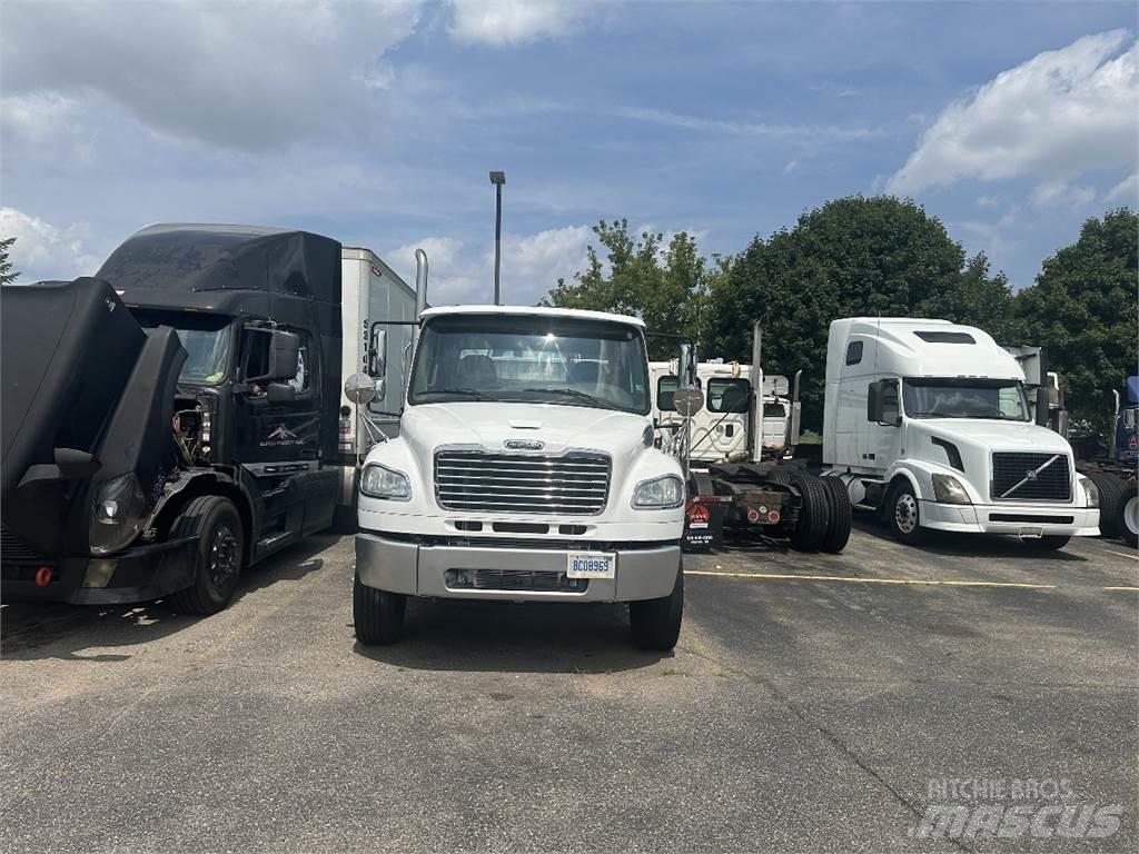 Freightliner M2 106 트랙터 유닛