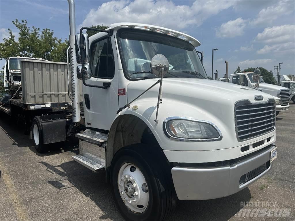 Freightliner M2 106 트랙터 유닛