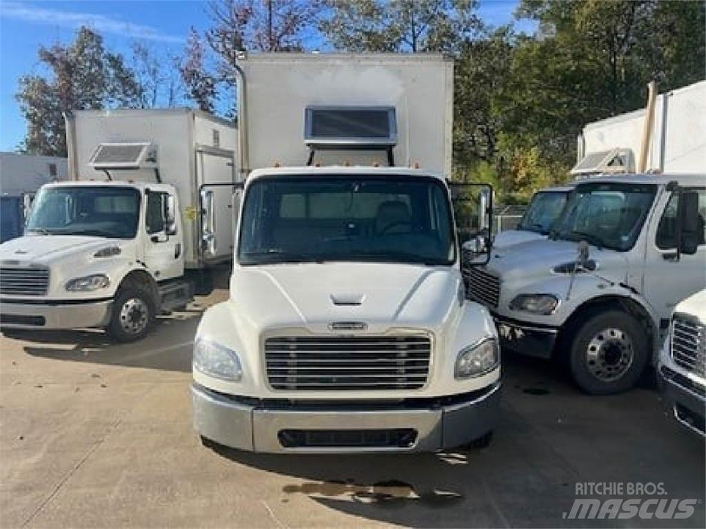 Freightliner M2-106 탑차 트럭