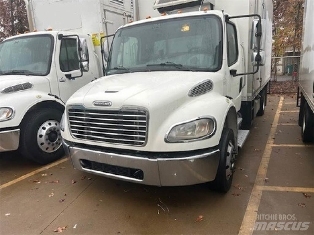 Freightliner M2-106 탑차 트럭