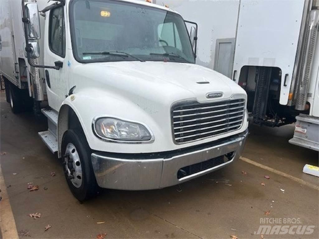 Freightliner M2-106 탑차 트럭
