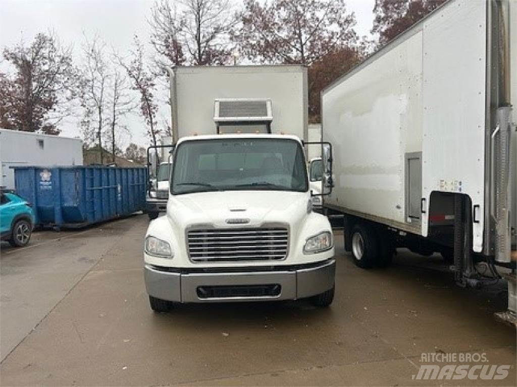 Freightliner M2-106 탑차 트럭