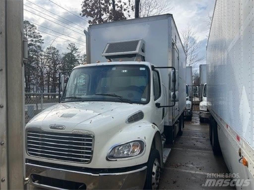 Freightliner M2-106 탑차 트럭