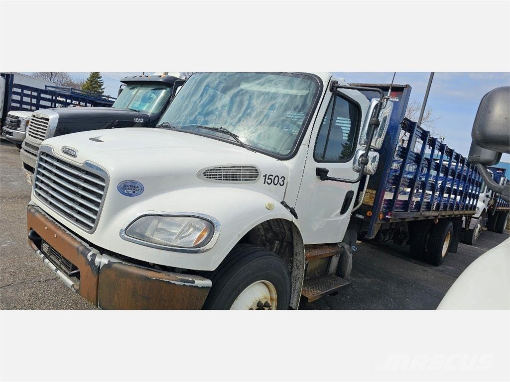 Freightliner M2 106 플랫베드/드롭사이드 트럭