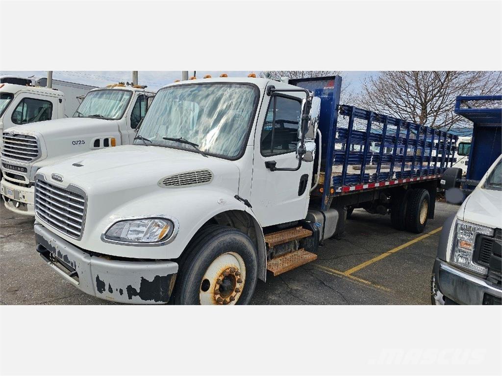 Freightliner M2 106 플랫베드/드롭사이드 트럭