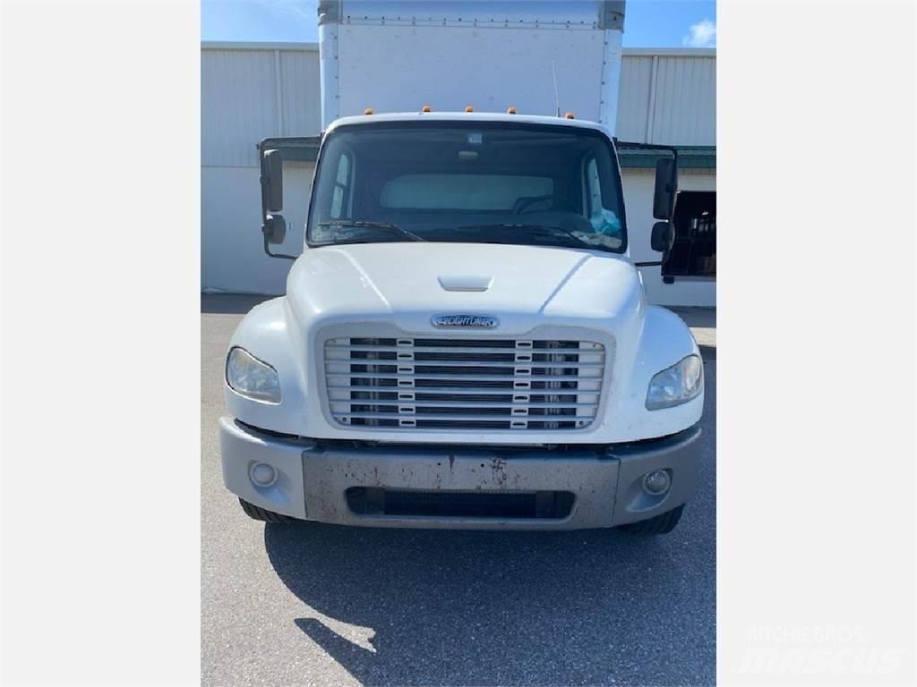 Freightliner M2 106 탑차 트럭