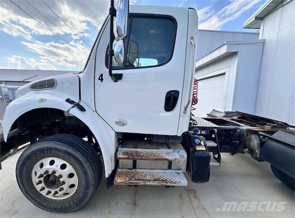 Freightliner M2 106 트랙터 유닛