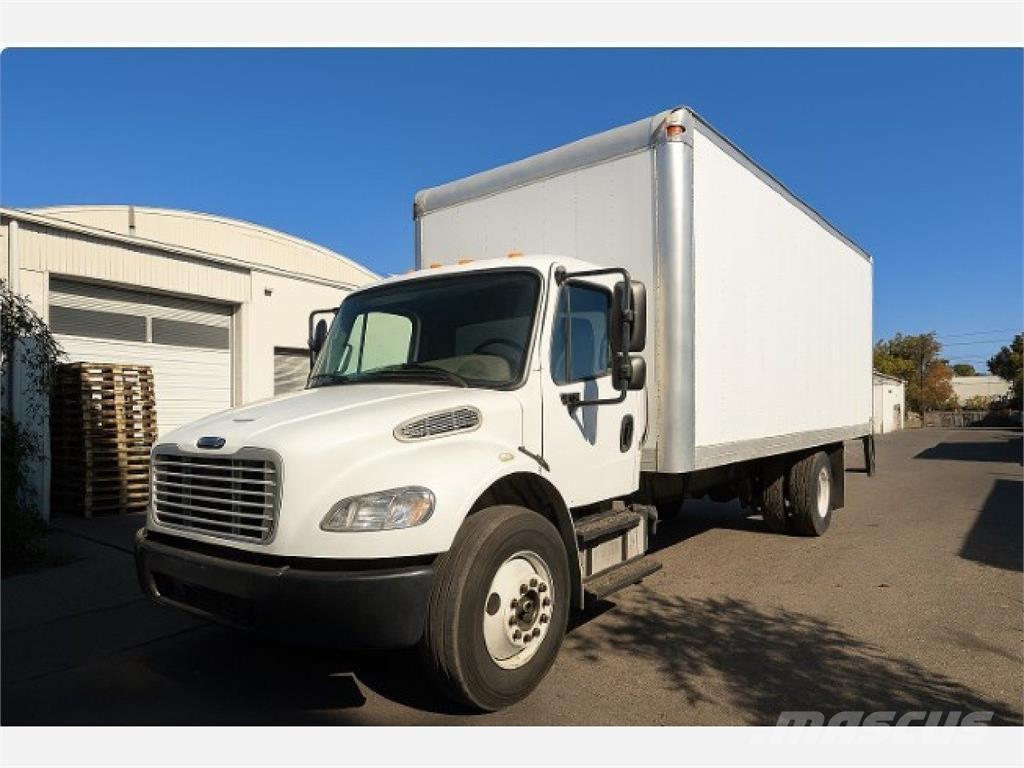 Freightliner M2 106 탑차 트럭